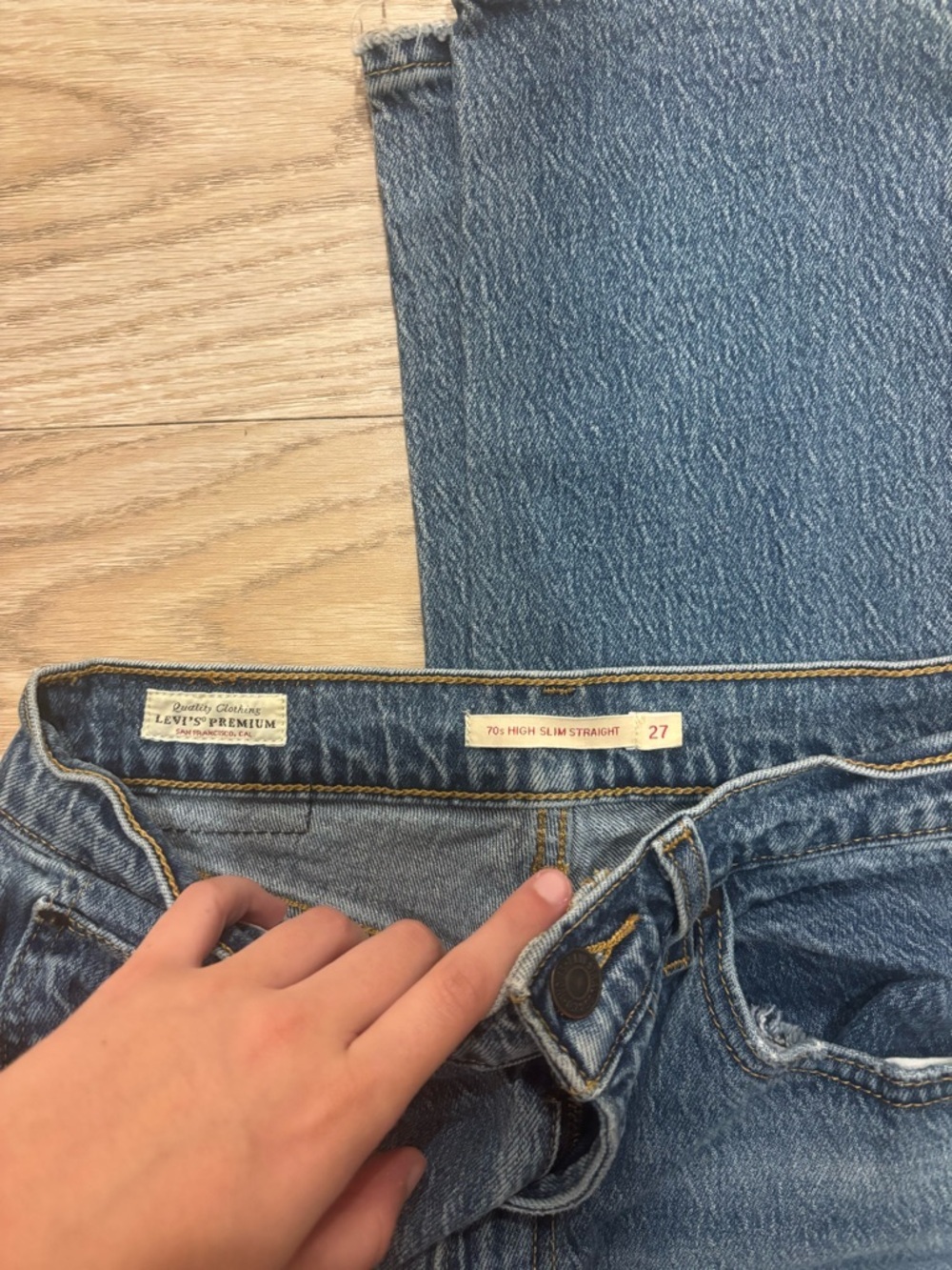 Levi’s The 70s High Slim Straight Jeans - Picture 2 of 5